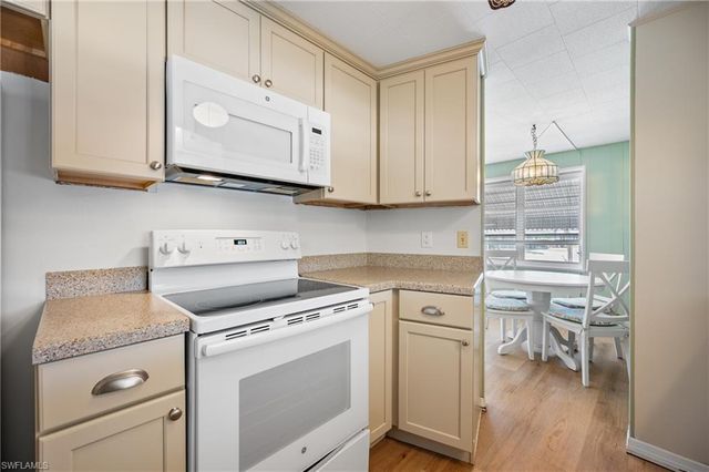 5751 Hyacinth RD, Venice, FL 34293