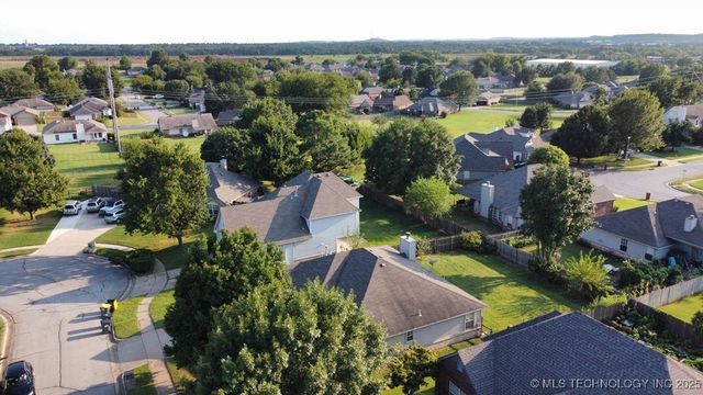 11722 S Gum Avenue, Jenks, OK 74037