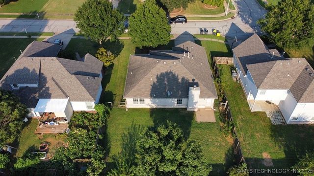 11722 S Gum Avenue, Jenks, OK 74037