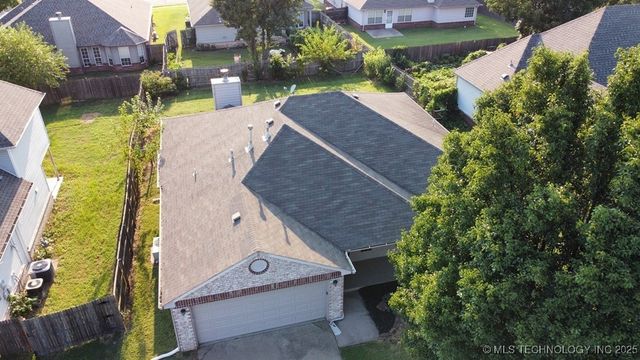 11722 S Gum Avenue, Jenks, OK 74037