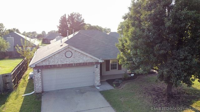 11722 S Gum Avenue, Jenks, OK 74037