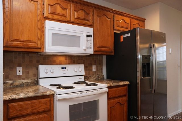 11722 S Gum Avenue, Jenks, OK 74037