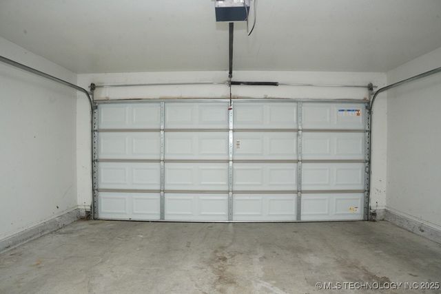 11722 S Gum Avenue, Jenks, OK 74037