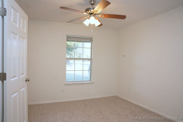 11722 S Gum Avenue, Jenks, OK 74037