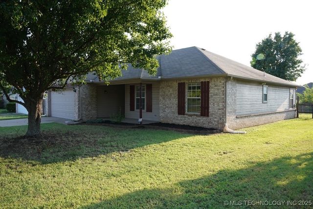 11722 S Gum Avenue, Jenks, OK 74037