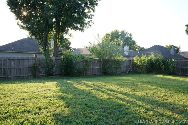 11722 S Gum Avenue, Jenks, OK 74037