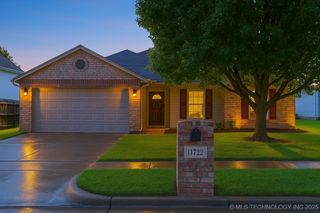 11722 S Gum Avenue, Jenks, OK 74037