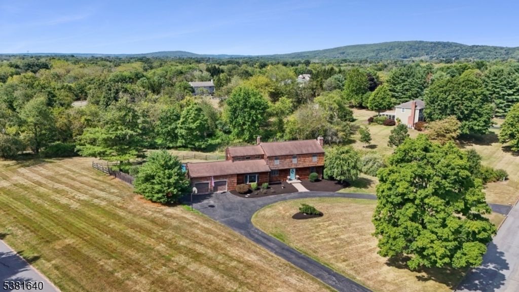 2 Blacksmith Rd, Readington Twp., NJ 08889