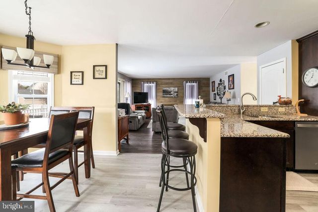 337 LEEWARD RD, Manahawkin, NJ 08050