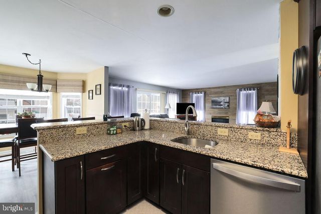 337 LEEWARD RD, Manahawkin, NJ 08050