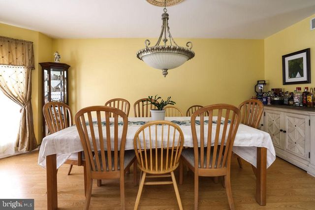 337 LEEWARD RD, Manahawkin, NJ 08050