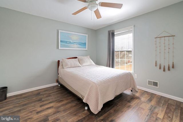 337 LEEWARD RD, Manahawkin, NJ 08050