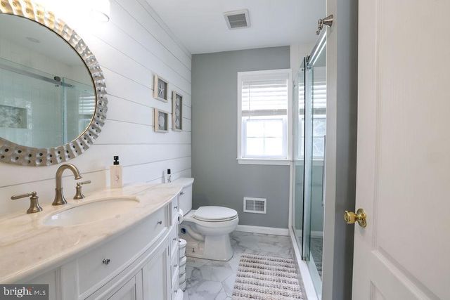 337 LEEWARD RD, Manahawkin, NJ 08050