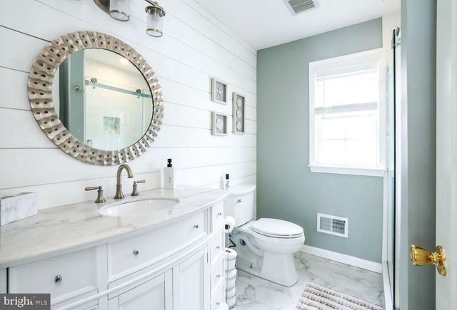 337 LEEWARD RD, Manahawkin, NJ 08050