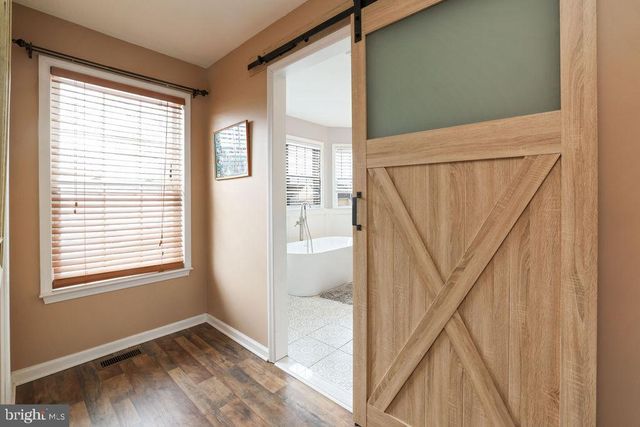 337 LEEWARD RD, Manahawkin, NJ 08050