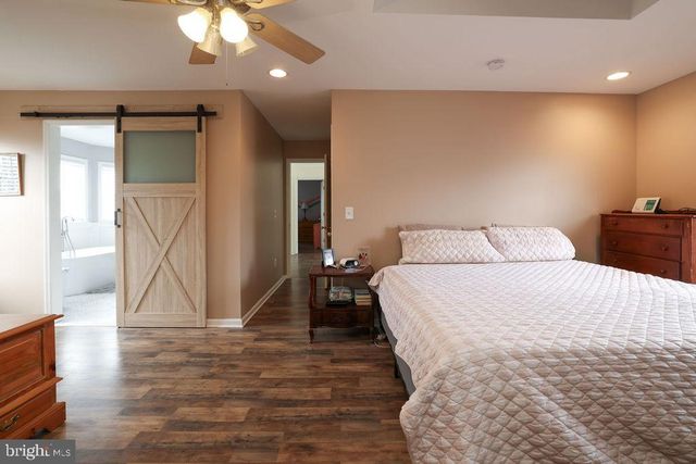 337 LEEWARD RD, Manahawkin, NJ 08050