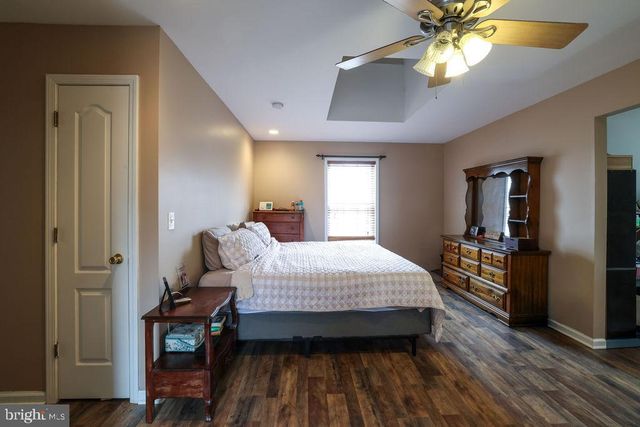 337 LEEWARD RD, Manahawkin, NJ 08050