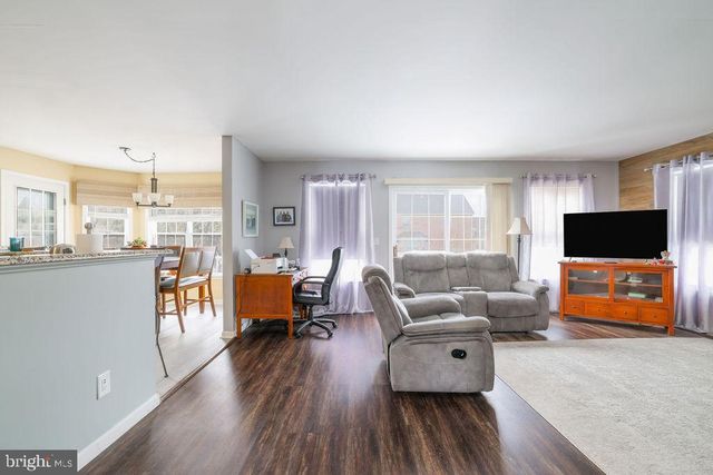 337 LEEWARD RD, Manahawkin, NJ 08050