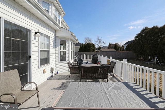 337 LEEWARD RD, Manahawkin, NJ 08050