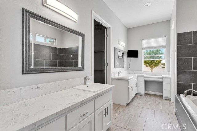 8522 H Avenue, Hesperia, CA 92345