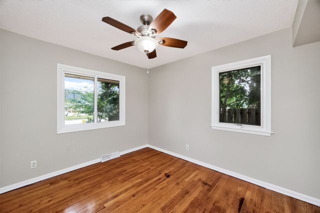 832 12th Street, West Des Moines, IA 50265