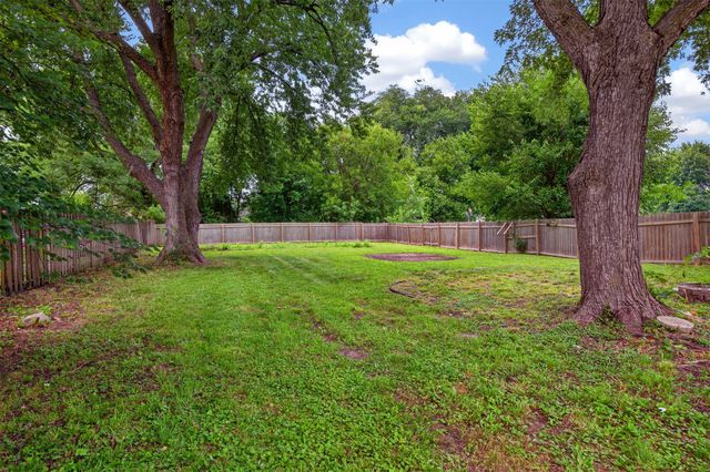 832 12th Street, West Des Moines, IA 50265