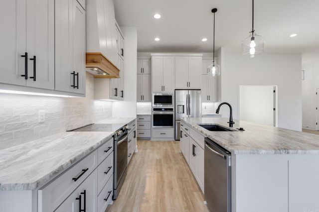 1165 Duke Drive, Bauxite, AR 72011