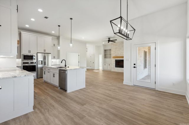 1165 Duke Drive, Bauxite, AR 72011