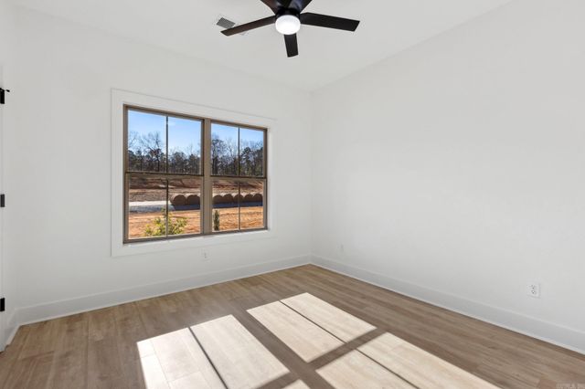 1165 Duke Drive, Bauxite, AR 72011