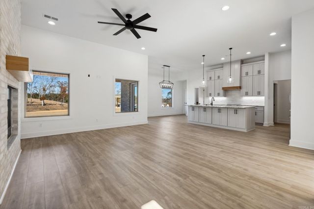 1165 Duke Drive, Bauxite, AR 72011