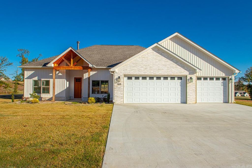 1165 Duke Drive, Bauxite, AR 72011