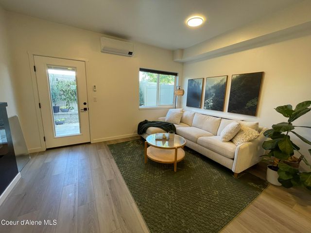 3696 N Torrey Pine LN, Coeur D'alene, ID 83815