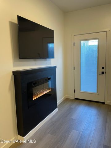 3696 N Torrey Pine LN, Coeur D'alene, ID 83815