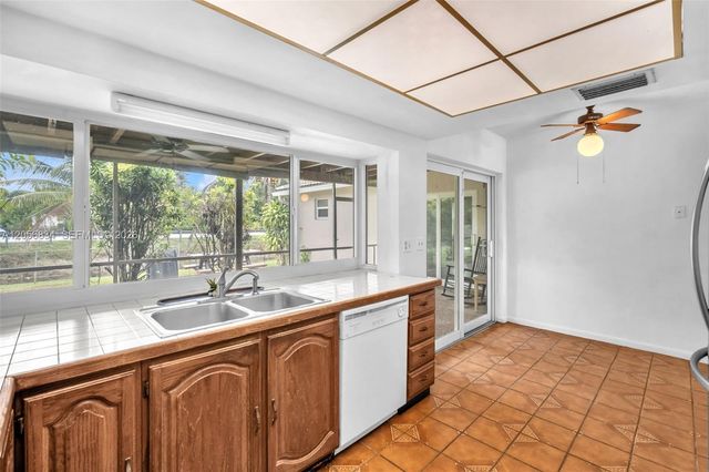4770 SW 70th Terrace, Davie, FL 33314