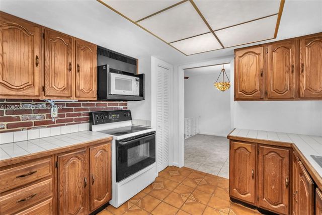 4770 SW 70th Terrace, Davie, FL 33314