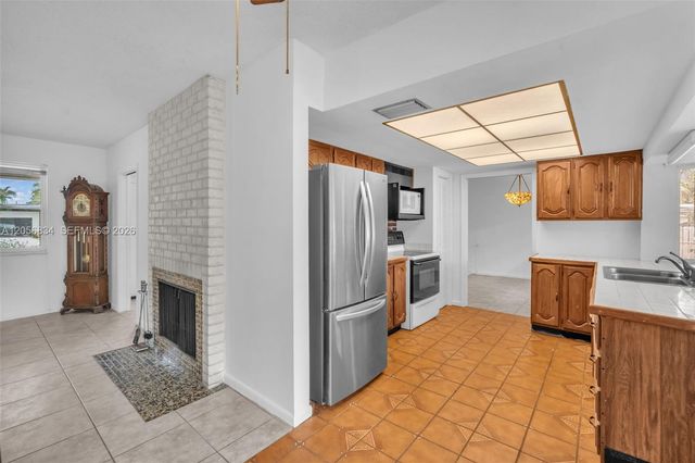 4770 SW 70th Terrace, Davie, FL 33314