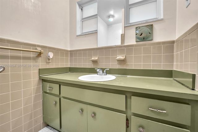 4770 SW 70th Terrace, Davie, FL 33314