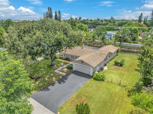 4770 SW 70th Terrace, Davie, FL 33314