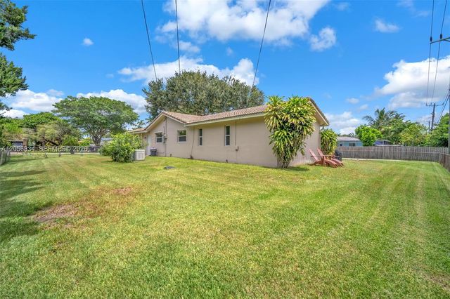 4770 SW 70th Terrace, Davie, FL 33314