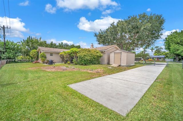 4770 SW 70th Terrace, Davie, FL 33314