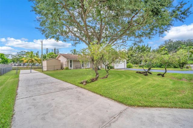 4770 SW 70th Terrace, Davie, FL 33314