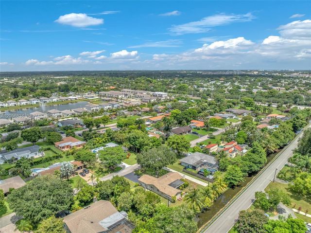 4770 SW 70th Terrace, Davie, FL 33314