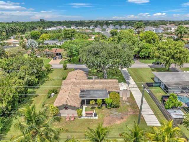 4770 SW 70th Terrace, Davie, FL 33314