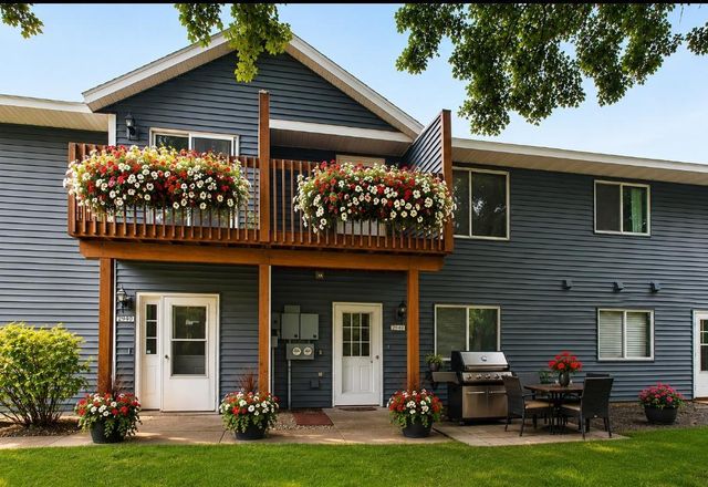 5942 Fernwood Street, Shoreview, MN 55126