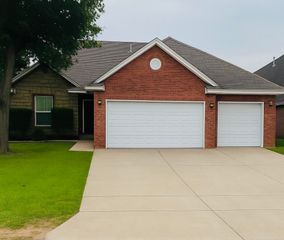 702 E Johnson Street, Lexington, OK 73051