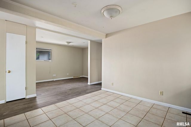 200 CAMPANILE Drive, East Peoria, IL 61611