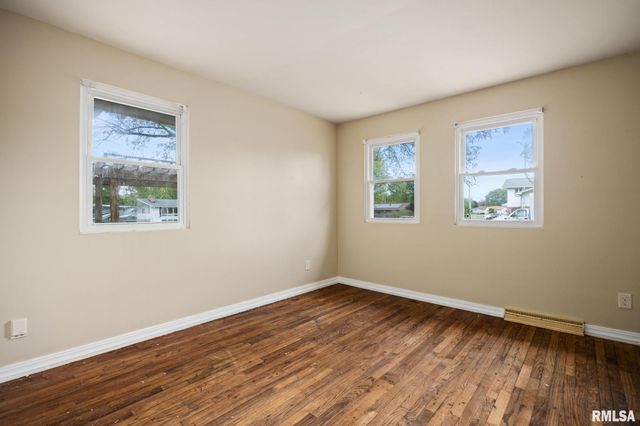 200 CAMPANILE Drive, East Peoria, IL 61611