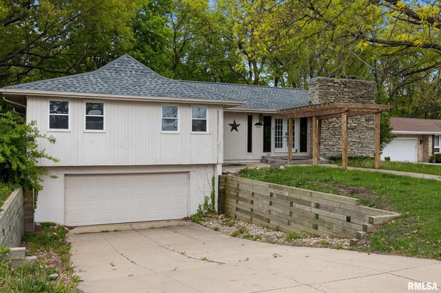 200 CAMPANILE Drive, East Peoria, IL 61611