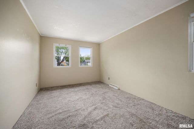 200 CAMPANILE Drive, East Peoria, IL 61611