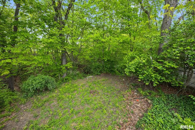 200 CAMPANILE Drive, East Peoria, IL 61611